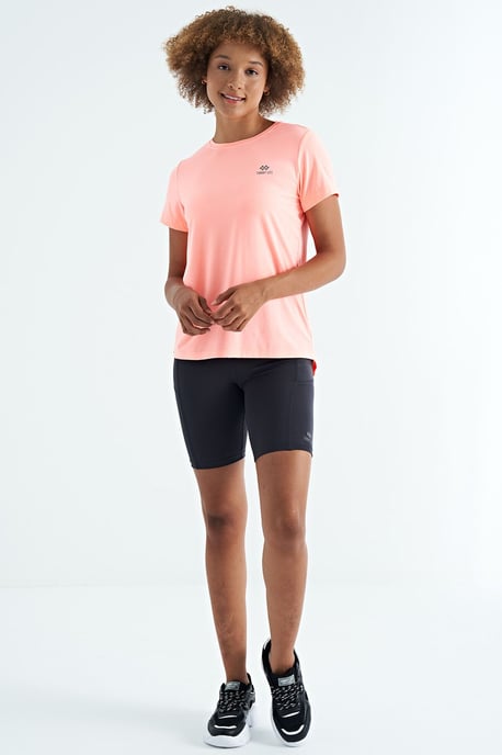 Damen entspanntes Rundhals-T-Shirt mit seitlichen Schlitzen - Image 1