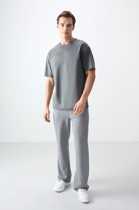 Übergroßes Rundhals-T-Shirt - Image 3