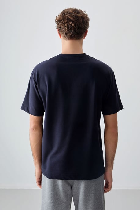 Übergroßes Rundhals-T-Shirt - Image 5