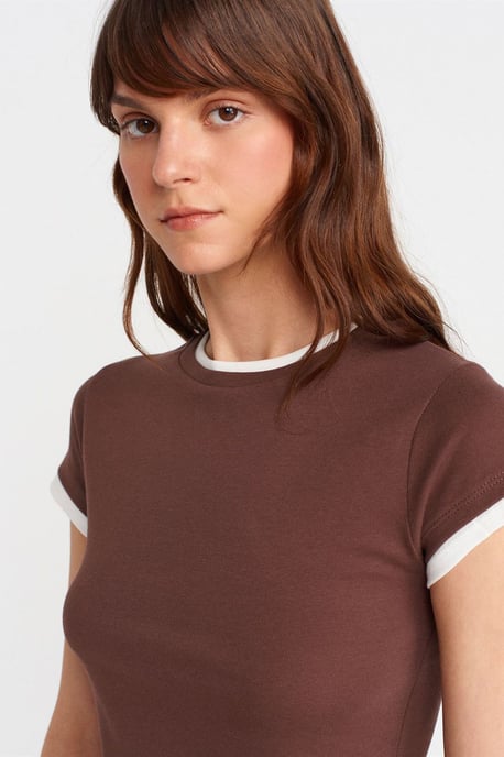 Damen Slim Fit Baumwoll Rundhals T-Shirt - Image 3