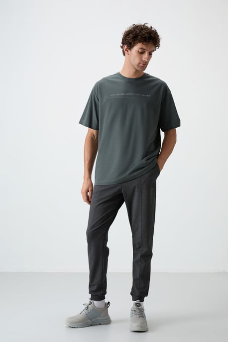 Tommy Life Oversized T‑Shirt mit Rundhalsausschnitt und Print - Grün - Image 3