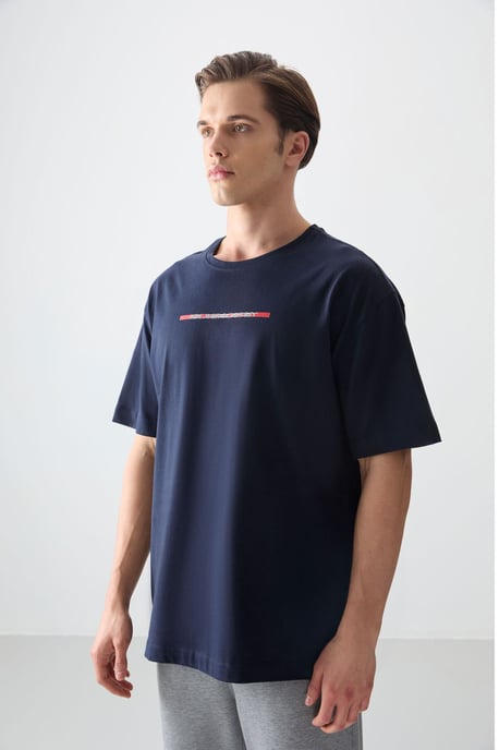 Tommy Life Oversized Baumwoll-T-Shirt mit Rundhalsausschnitt - Marineblau - Image 3