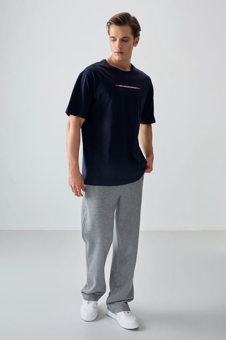 Tommy Life Oversized Baumwoll-T-Shirt mit Rundhalsausschnitt - Marineblau - Image 4