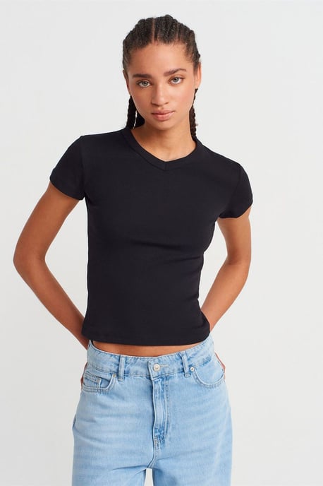 Slim Fit Baumwoll V-Ausschnitt T-Shirt - Image 1