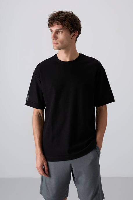 Herren Oversized Crew Neck T-Shirt mit Patch - Image 1