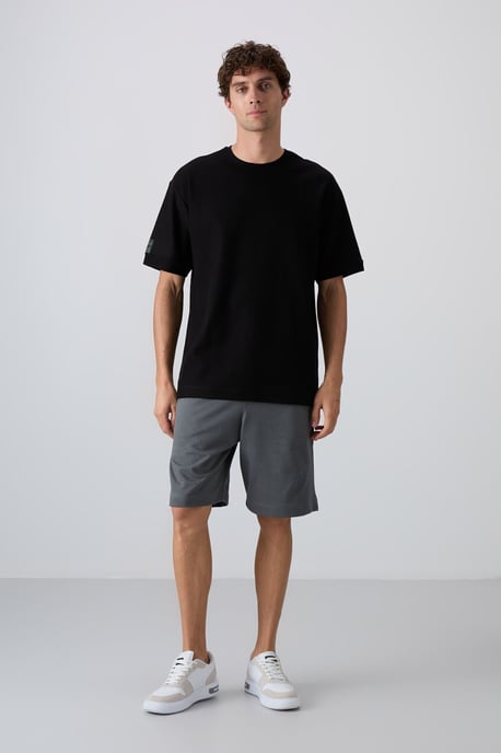 Herren Oversized Crew Neck T-Shirt mit Patch - Image 3