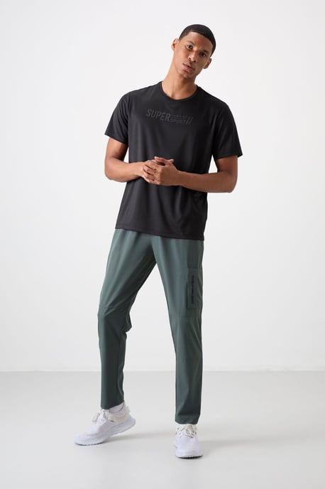 Herren T-Shirt mit Rundhalsausschnitt und Print - Image 3