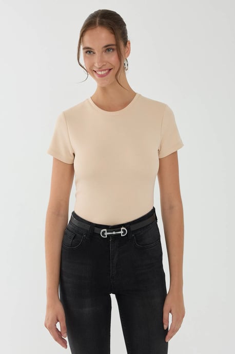 Basic T-Shirt - Image 4