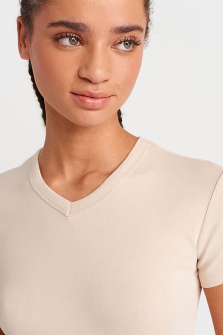 Slim Fit Baumwoll V-Ausschnitt T-Shirt - Image 3