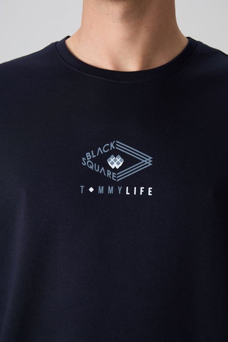 Übergröße Baumwoll-Mischung Logo T-Shirt - Image 4