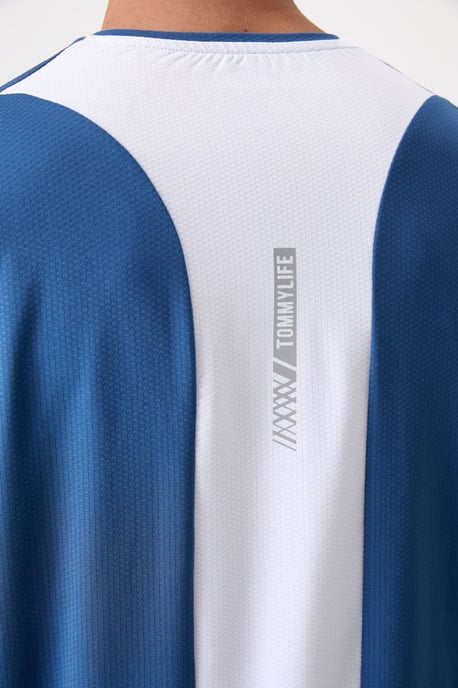 Herren T-Shirt mit Logo-Patch und kurzen Ärmeln - Image 6