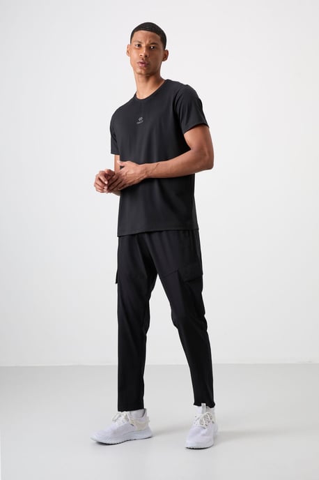 Herren T-Shirt mit Logo-Patch und kurzen Ärmeln - Image 2