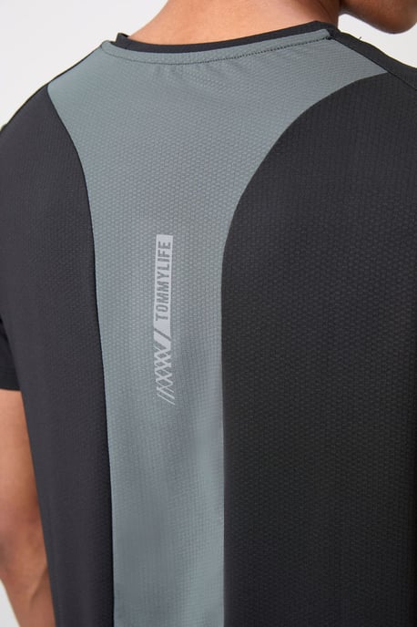 Herren T-Shirt mit Logo-Patch und kurzen Ärmeln - Image 5