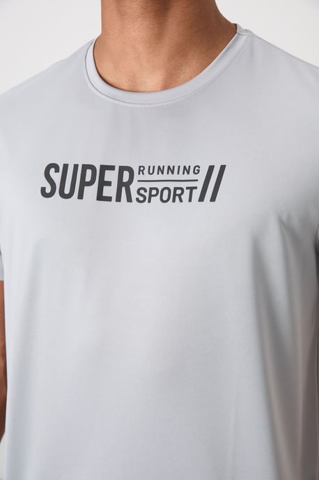 Herren T-Shirt mit Rundhalsausschnitt und Druck - Image 3