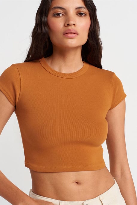 Damen Slim Fit Crop Crew Neck T-Shirt - Image 1