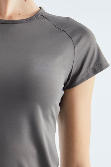 Damen T-Shirt mit kurzen Ärmeln und Rundhalsausschnitt - Image 4