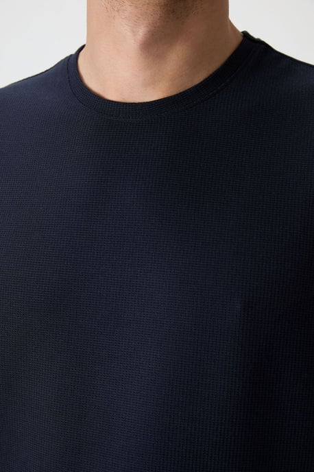 Übergroßes Rundhals-T-Shirt - Image 4