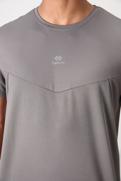 Herren T-Shirt aus solidem Polyester mit Rundhalsausschnitt - Image 2