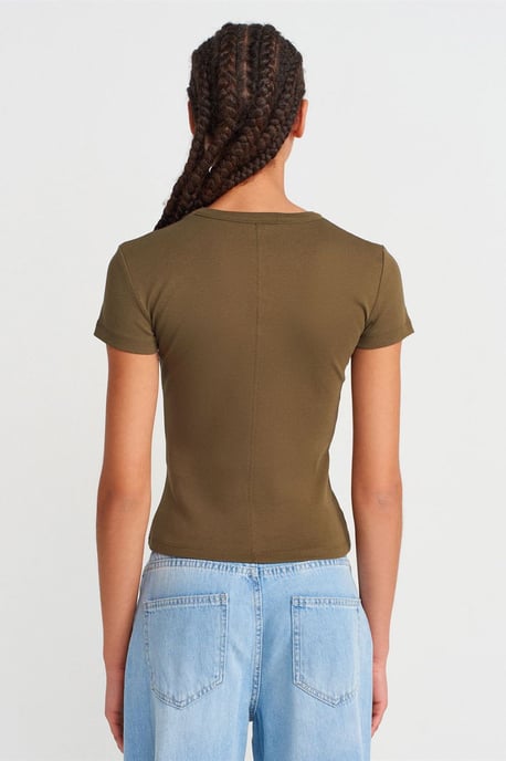 Slim Fit Baumwoll V-Ausschnitt T-Shirt - Image 2