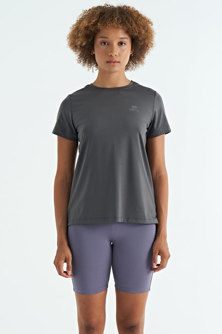 Damen T-Shirt mit entspanntem Rundhalsausschnitt und seitlichen Schlitzen - Image 2