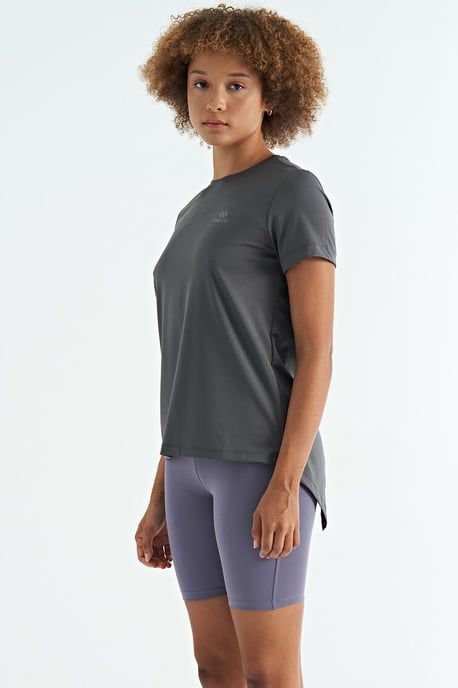 Damen T-Shirt mit entspanntem Rundhalsausschnitt und seitlichen Schlitzen - Image 4