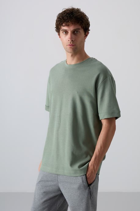Herren Oversized Rundhalsausschnitt T-Shirt mit Patch - Image 2