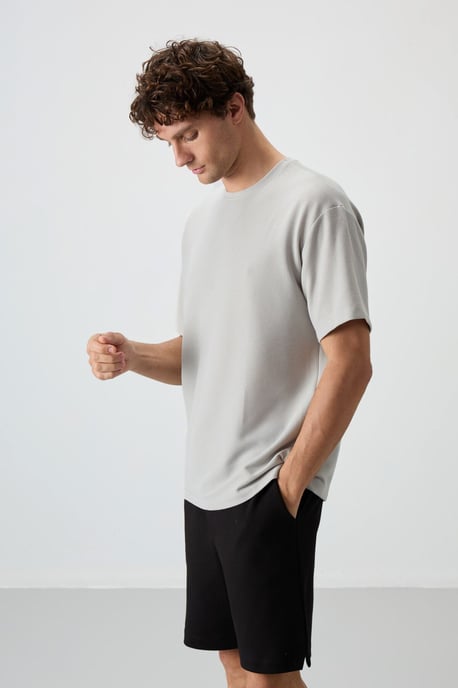 Übergroßes Rundhals-T-Shirt - Image 5