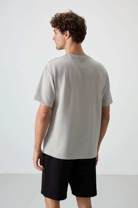 Übergroßes Rundhals-T-Shirt - Image 6