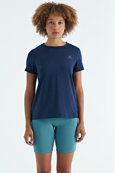 Damen entspanntes T-Shirt mit Rundhalsausschnitt und seitlichen Schlitzen - Image 2