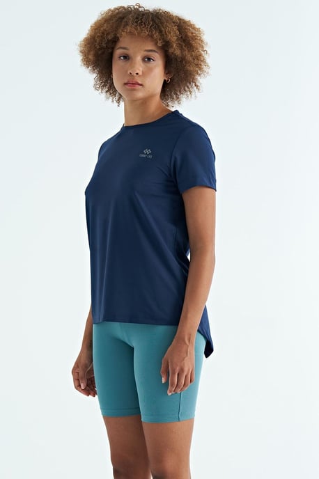 Damen entspanntes T-Shirt mit Rundhalsausschnitt und seitlichen Schlitzen - Image 6