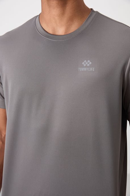 Herren T-Shirt mit Logo-Druck und Rundhalsausschnitt - Image 3