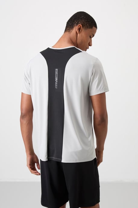 Herren T-Shirt mit Logo-Patch und kurzen Ärmeln - Image 5