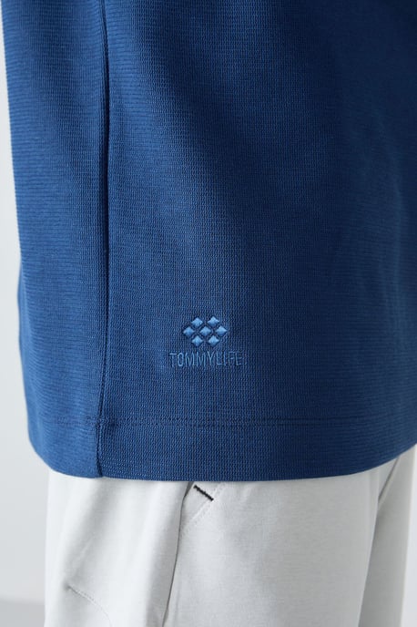 Übergroßes Kapuzen-T-Shirt mit kurzen Ärmeln - Image 3