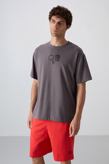 Übergroßes bedrucktes Logo T-Shirt mit Rundhalsausschnitt - Image 4