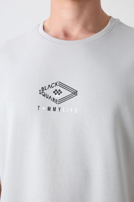 Übergröße Baumwoll-Mischung Logo T-Shirt - Image 3