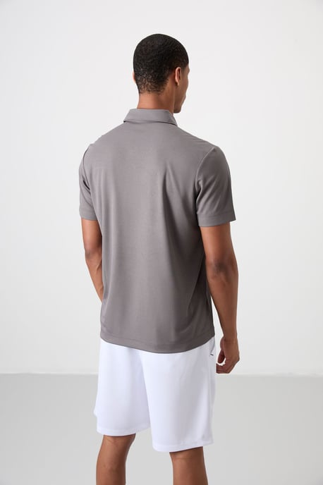 Herren Polo-Shirt mit Farbblockierung - Image 5
