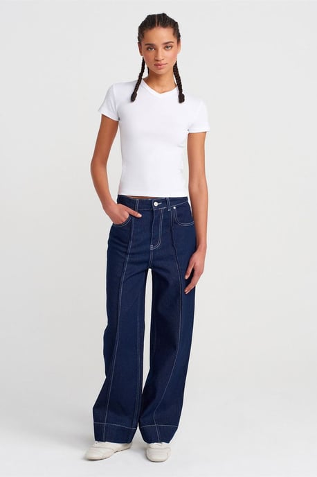 Slim Fit Baumwoll V-Ausschnitt T-Shirt - Image 4