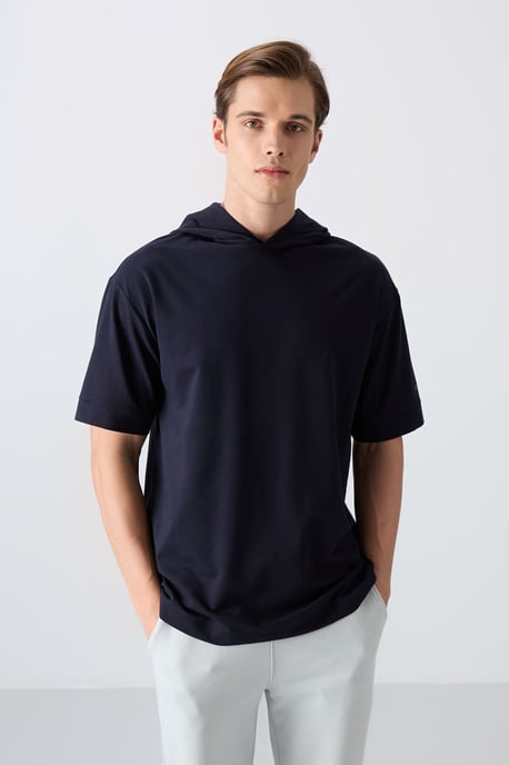 Übergröße Kapuzen T-Shirt mit kurzen Ärmeln - Image 1