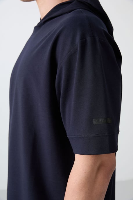 Übergröße Kapuzen T-Shirt mit kurzen Ärmeln - Image 3