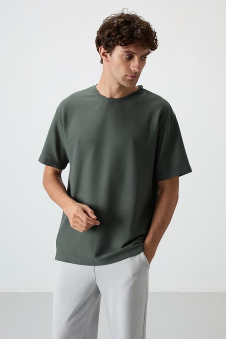 Übergroßes Rundhals-T-Shirt - Image 2