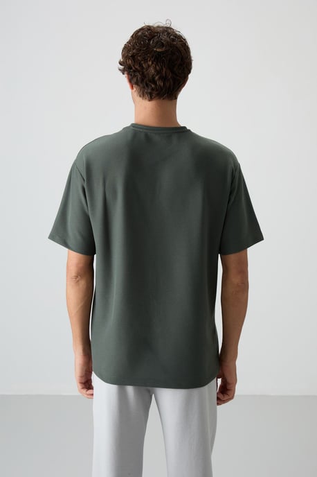 Übergroßes Rundhals-T-Shirt - Image 6