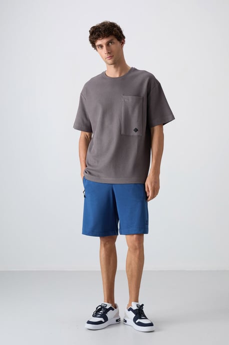 Übergrößen Baumwollmischung Rundhalsausschnitt T-Shirt mit Tasche - Image 4