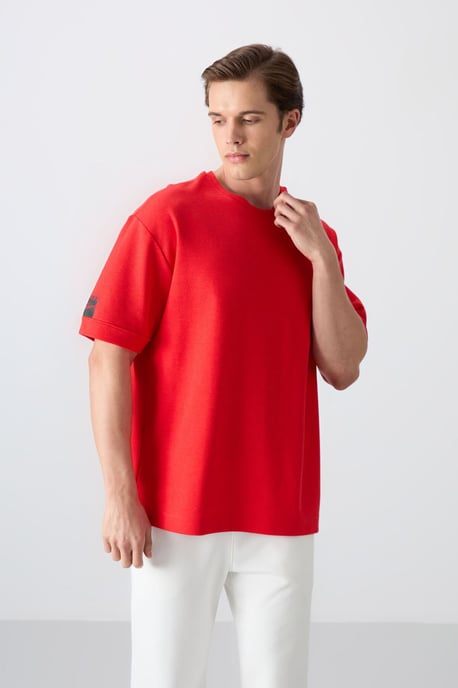 Herren Oversized Crew-Neck T-Shirt mit Patch - Image 1