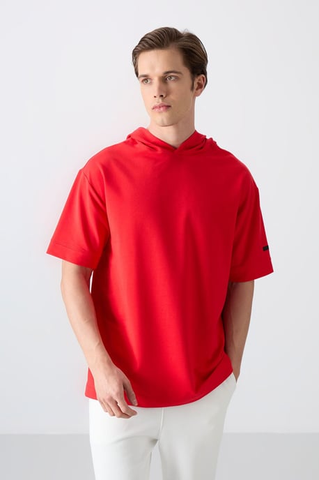 Übergroßes Kapuzen-T-Shirt mit kurzen Ärmeln - Image 1