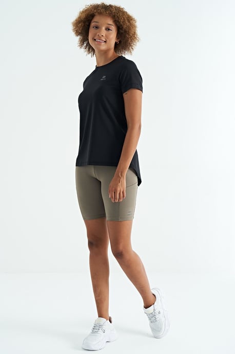 Damen entspanntes Rundhals-T-Shirt mit seitlichen Schlitzen - Image 1