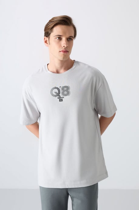 Übergroßes T-Shirt mit bedrucktem Logo und Rundhalskragen - Image 1
