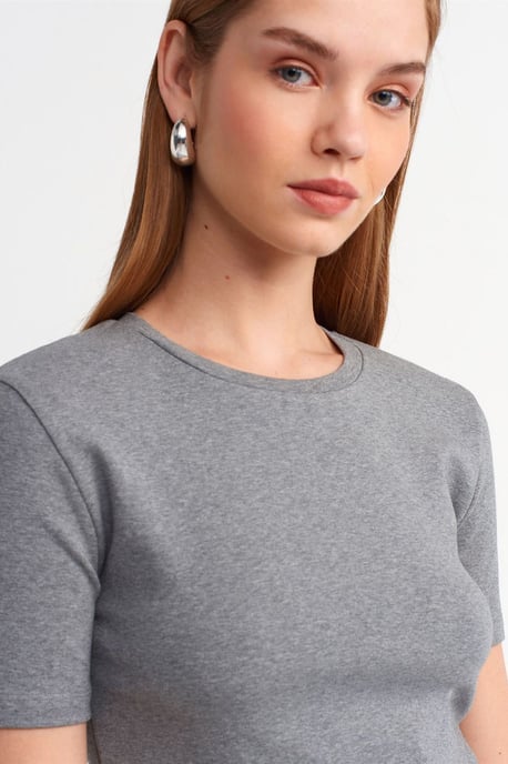 Damen Slim Fit Crop T-Shirt - Image 3
