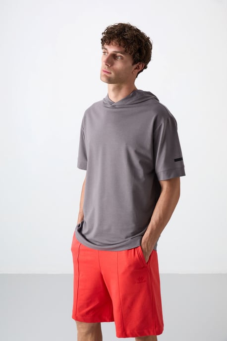 Oversized Kapuzen-T-Shirt mit kurzen Ärmeln - Image 4