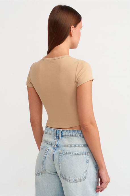 Damen Kurz geschnittenes Slim-Fit Rundhals-T-Shirt - Image 2