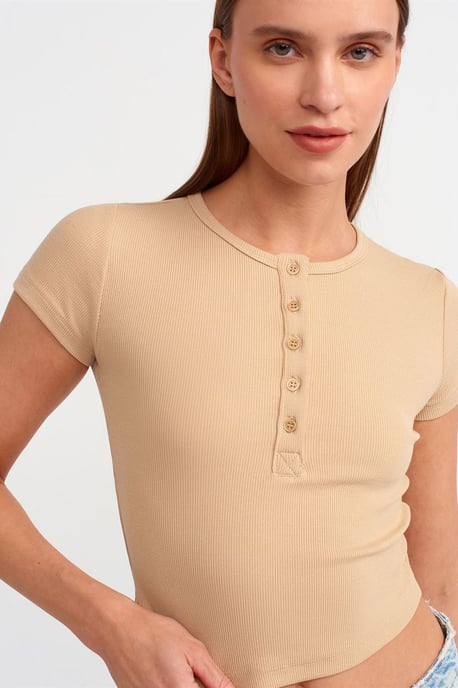 Damen Kurz geschnittenes Slim-Fit Rundhals-T-Shirt - Image 3